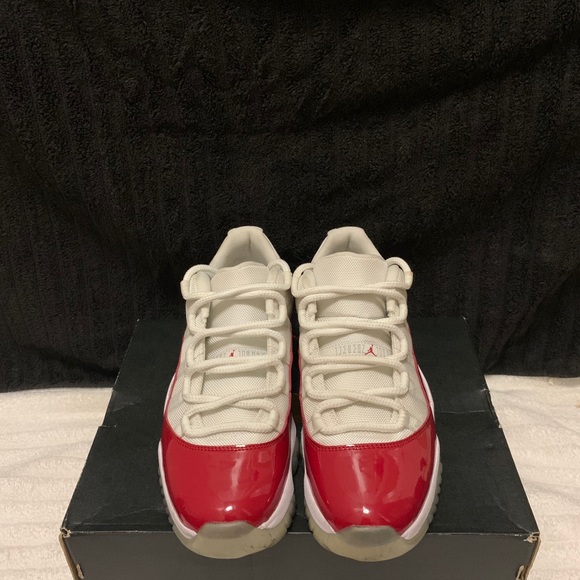Cherry 11 lows size 9.5 og box - Picture 3 of 5